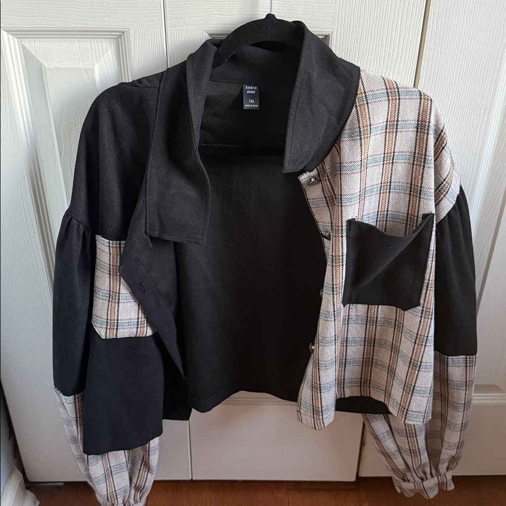SHEIN Black Curve Jacket